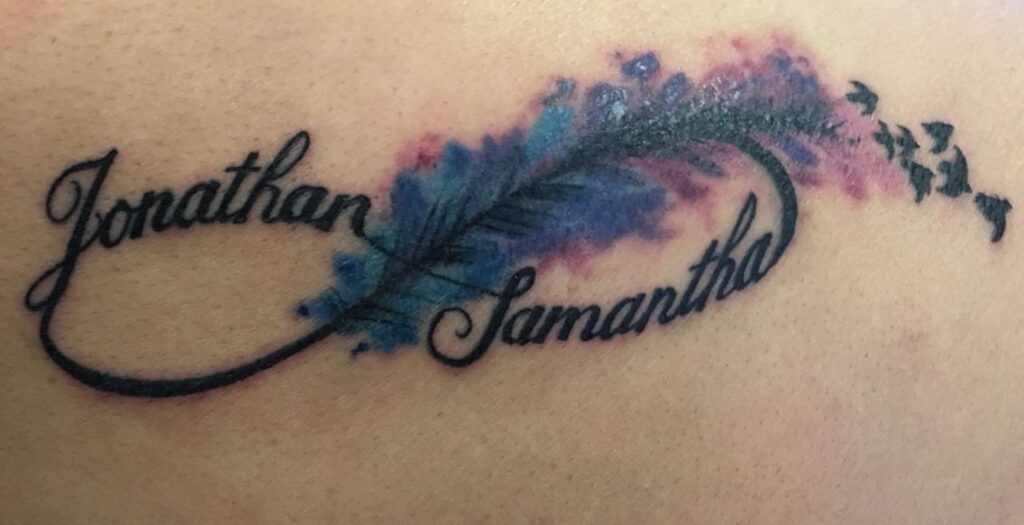 tatuajes con el nombre jonathan para mujer